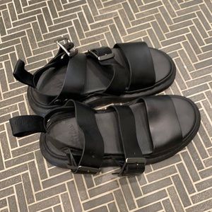 Dr. Marten gryphon sandal